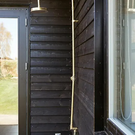 Renovated Wooden Near Child-friendly Prázdninový dům