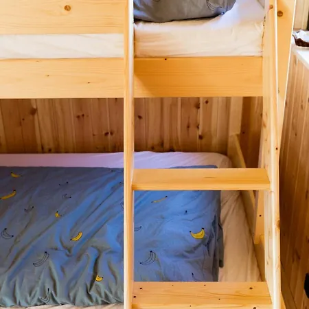 Hébergement de vacances Renovated Wooden Near Child-friendly *